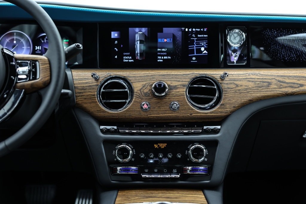 New 2025 Rolls-Royce Ghost image 24