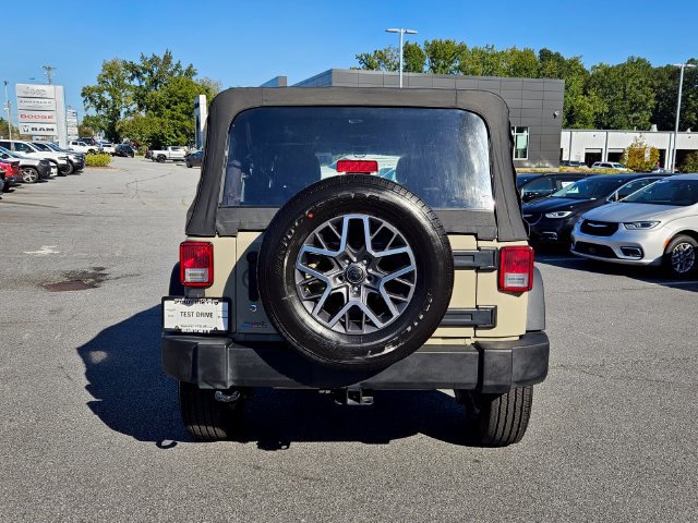 Used 2018 Jeep Wrangler Unlimited Sport w/ Connectivity Group AWD/4WD image 7