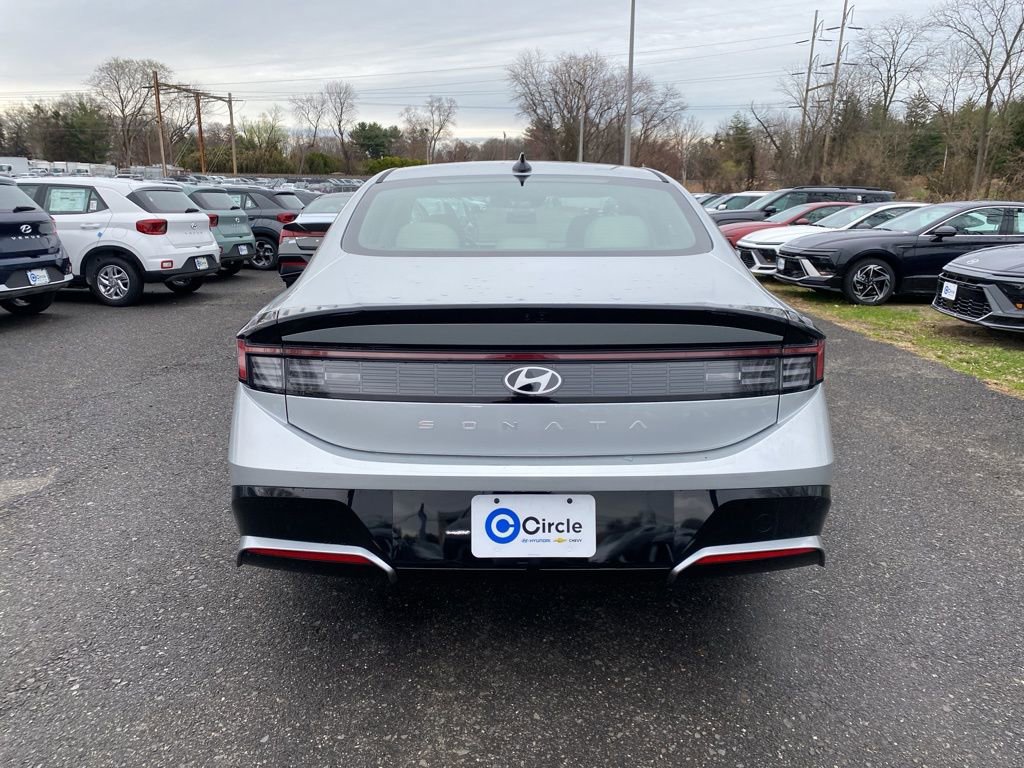 New 2026 Hyundai Sonata SEL FWD image 5