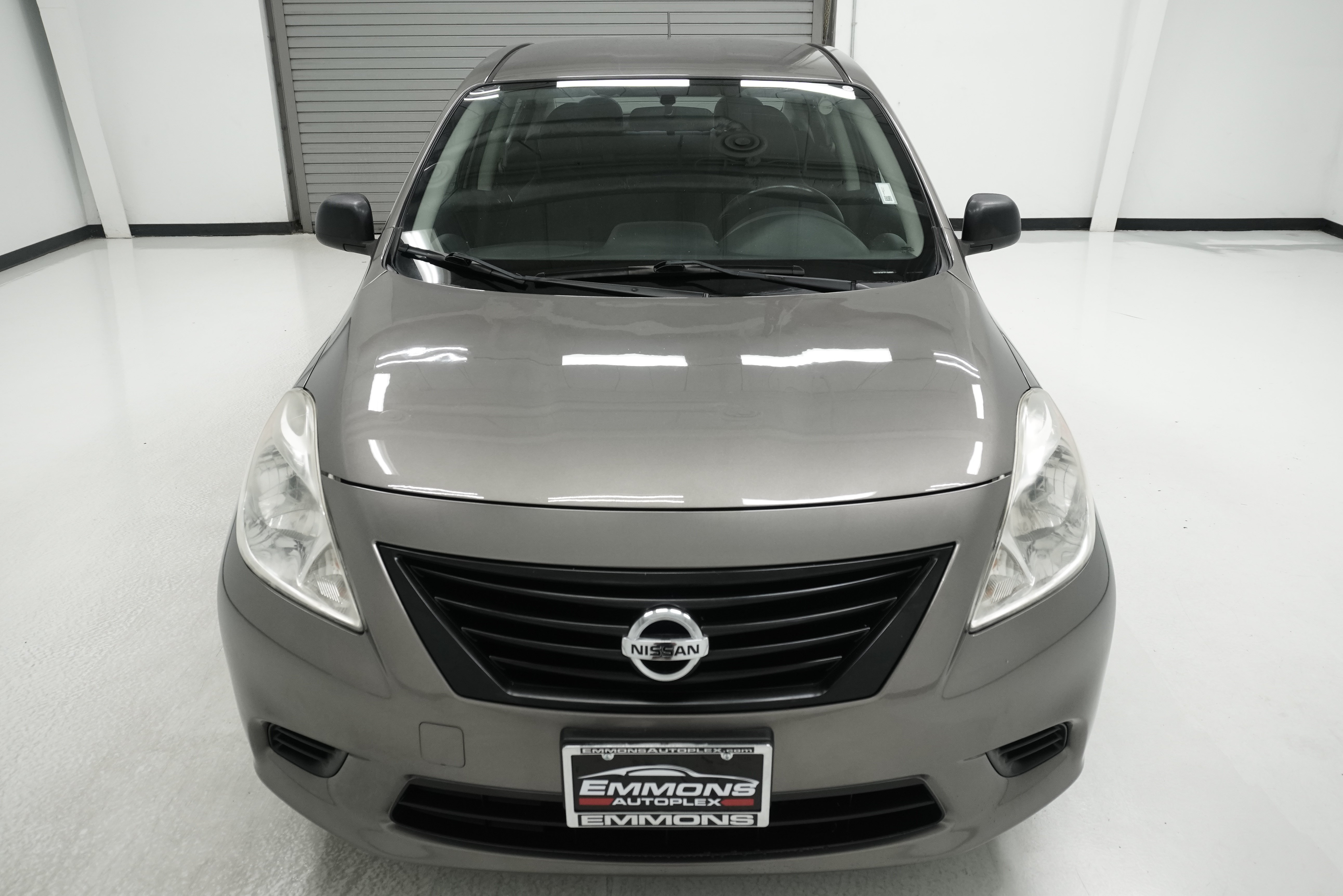 Used 2014 Nissan Versa S Plus FWD image 2
