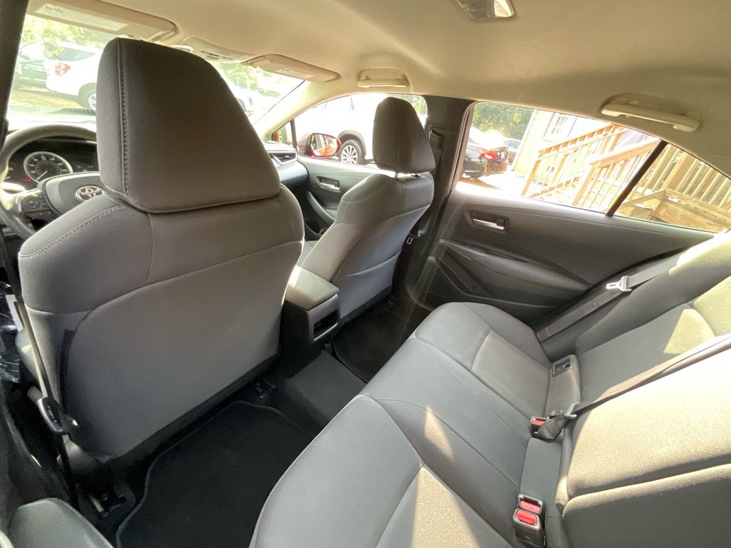 Used 2021 Toyota Corolla LE image 28