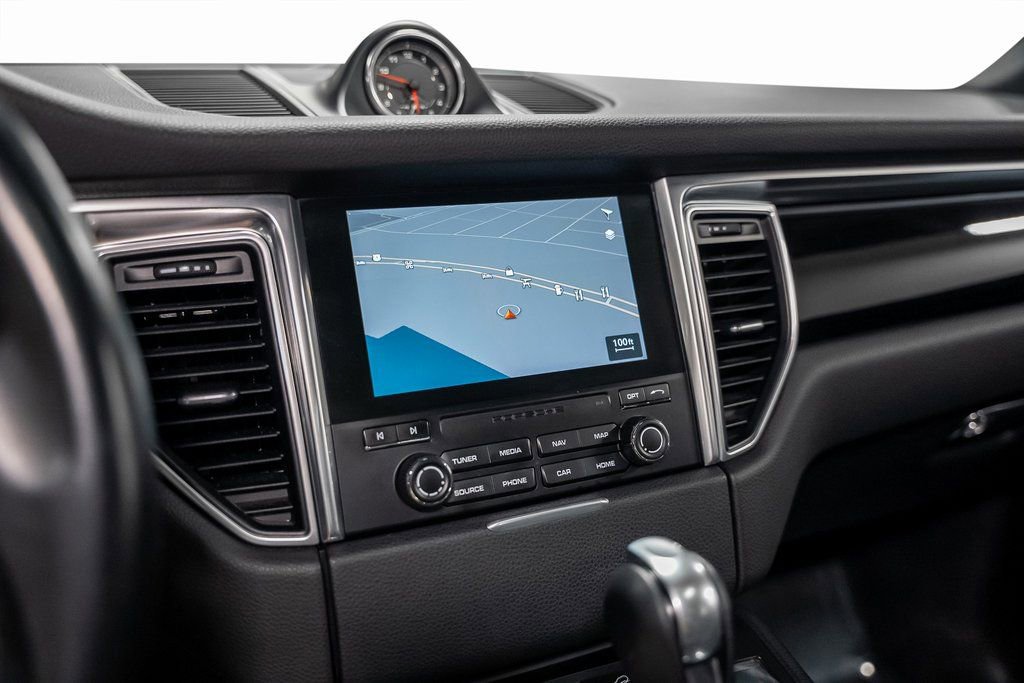 Used 2017 Porsche Macan image 46