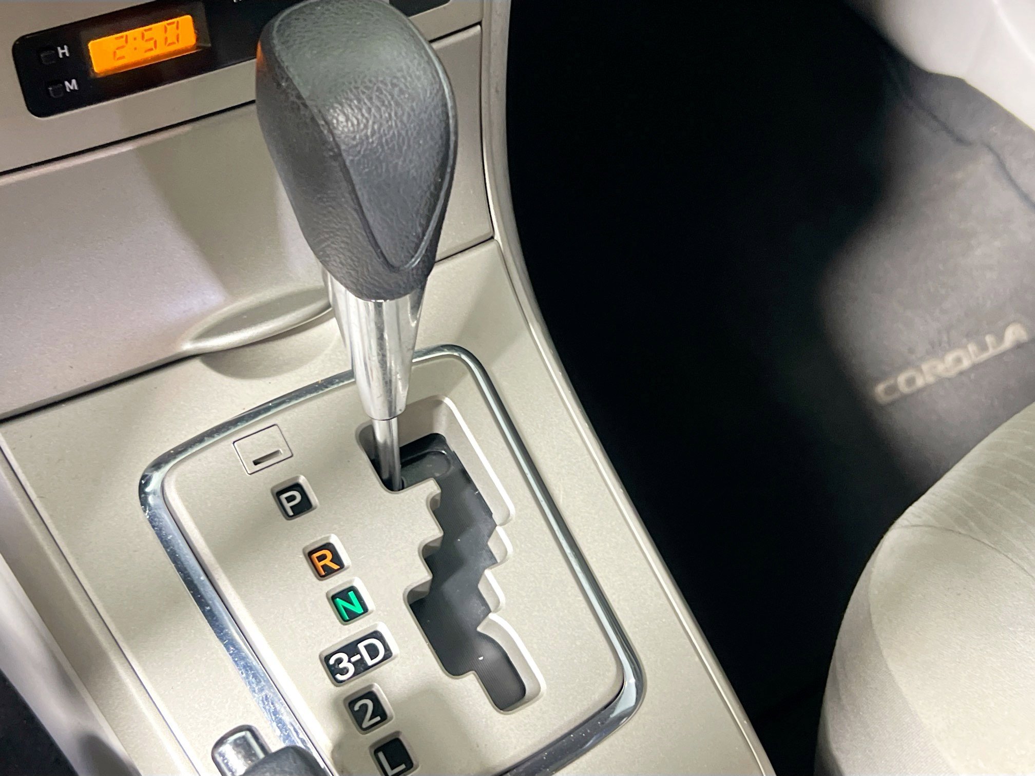 Used 2011 Toyota Corolla LE image 24