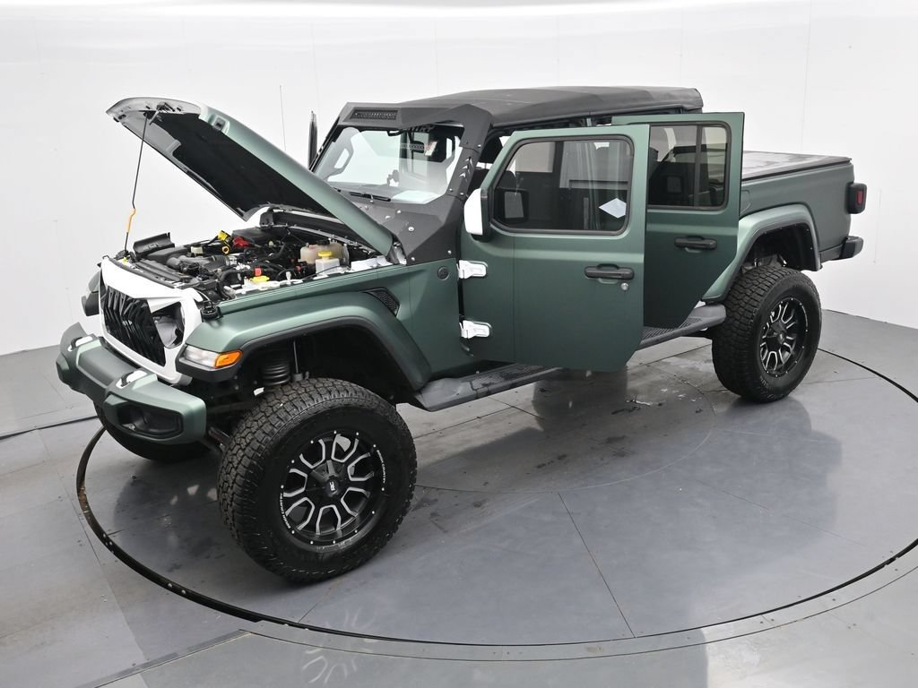 Used 2023 Jeep Gladiator Sport AWD/4WD image 38