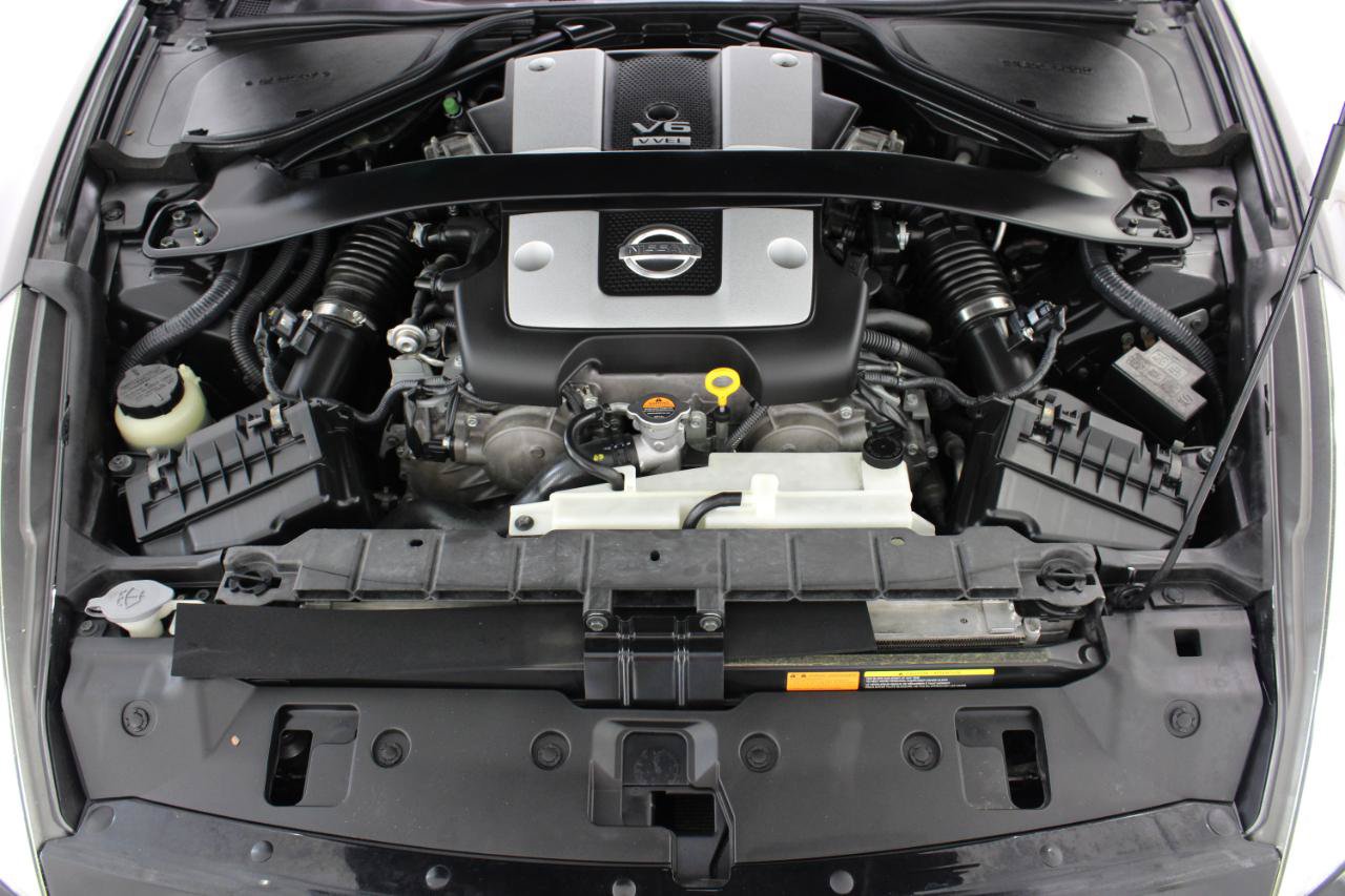 Used 2010 Nissan 370Z Touring w/ Sport Pkg RWD image 73