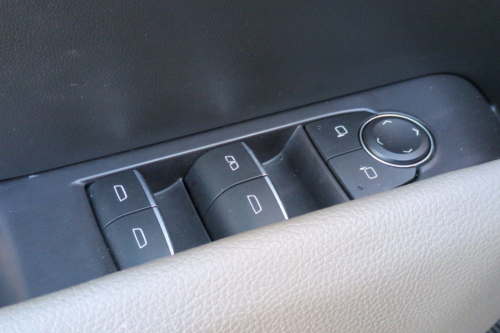 Used 2023 GMC Canyon Denali AWD/4WD image 11