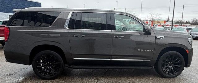 Used 2021 GMC Yukon XL Denali AWD/4WD image 6
