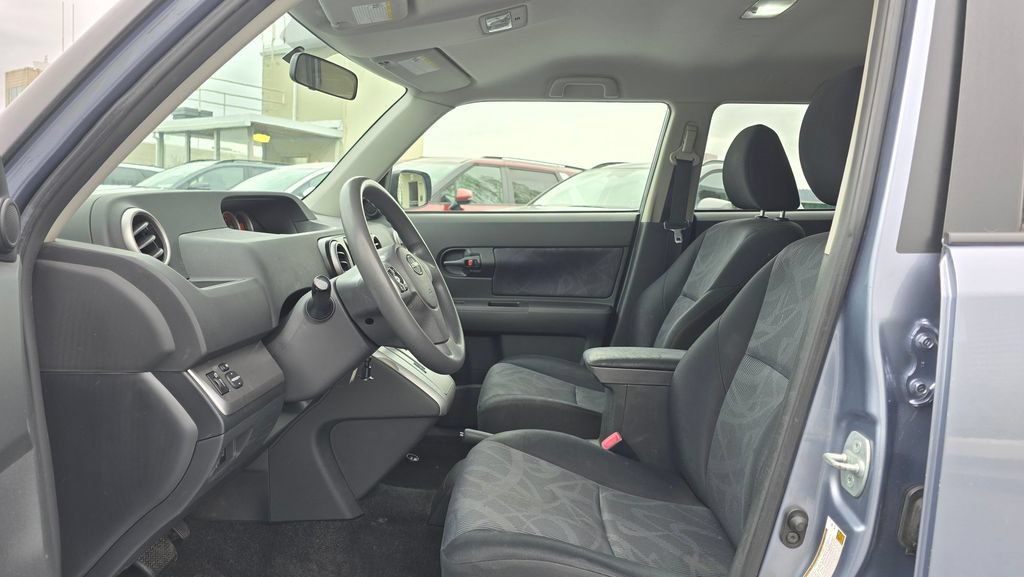 Used 2012 Scion xB FWD image 20