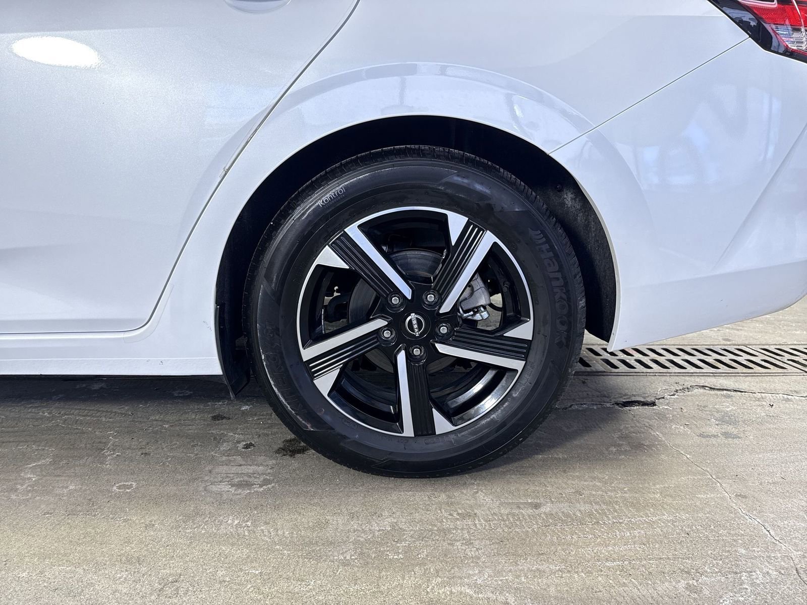 Certified 2025 Nissan Sentra SV image 6