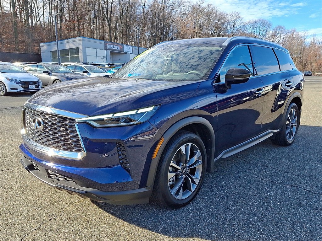Certified 2025 INFINITI QX60 Luxe image 3