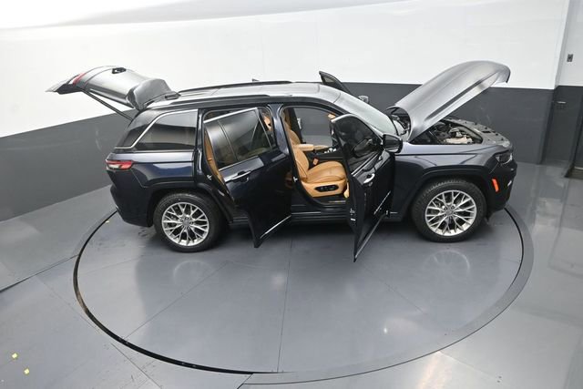 Used 2022 Jeep Grand Cherokee Summit w/ Luxury Tech Group V AWD/4WD image 19