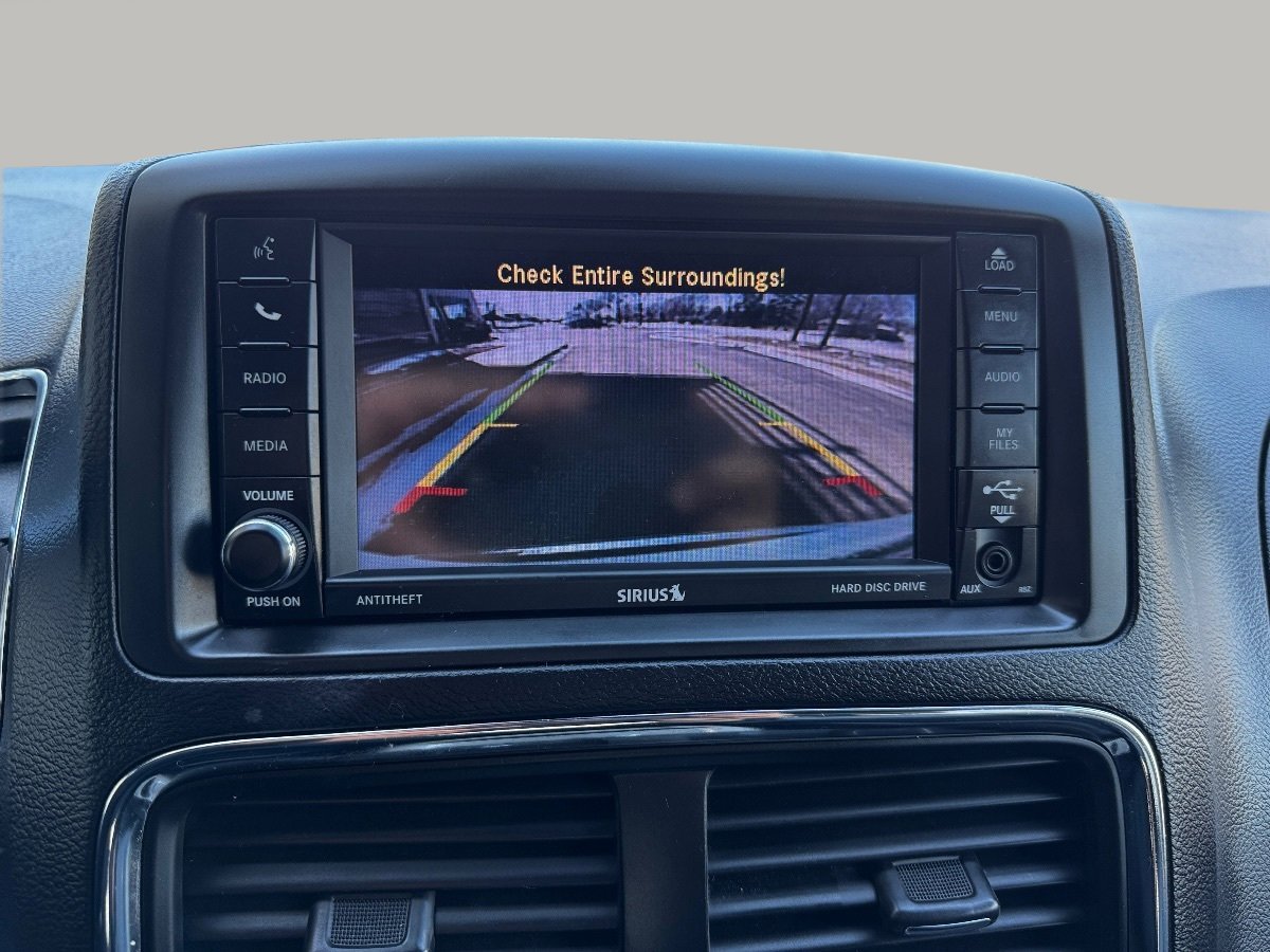 Used 2020 Dodge Grand Caravan SXT w/ Driver Convenience Group image 30