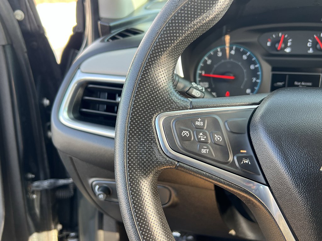 Used 2020 Chevrolet Equinox LS image 30