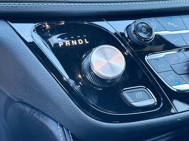 Used 2025 Chrysler Pacifica Limited image 17