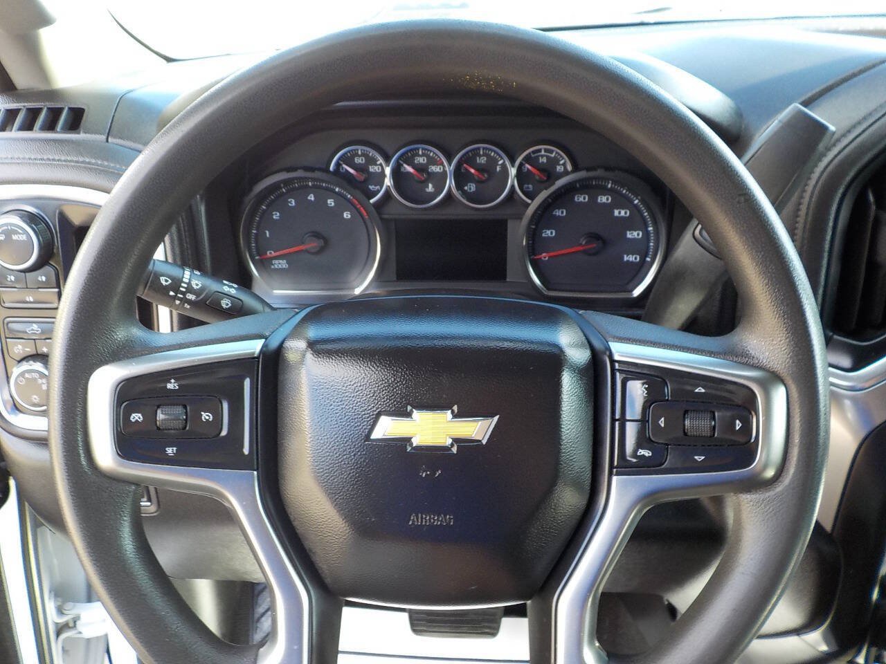 Used 2022 Chevrolet Silverado 2500 LT AWD/4WD image 17