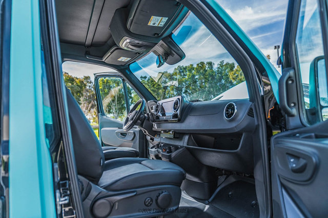 Used 2024 Mercedes-Benz Sprinter 2500 image 33