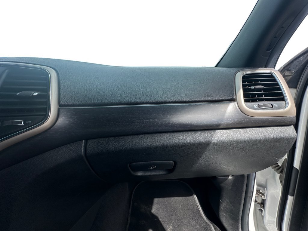 Used 2014 Jeep Grand Cherokee Altitude AWD/4WD image 26