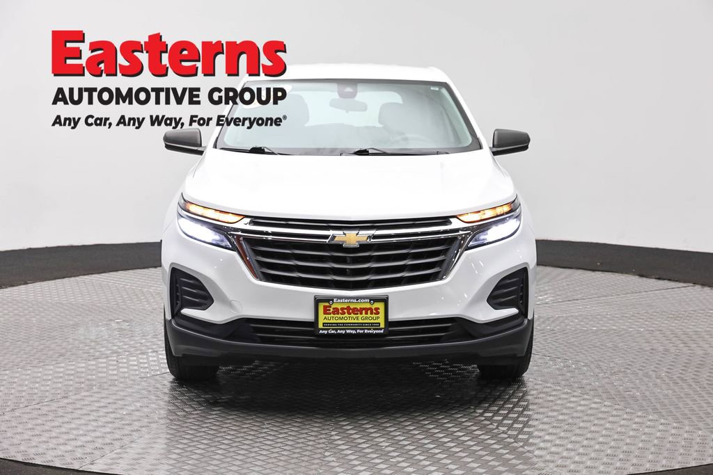 Used 2022 Chevrolet Equinox LS FWD image 2
