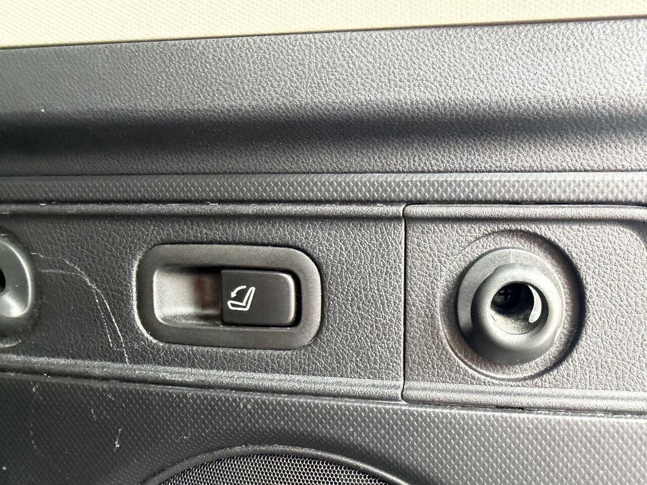 Used 2022 Subaru Forester Limited AWD/4WD image 19