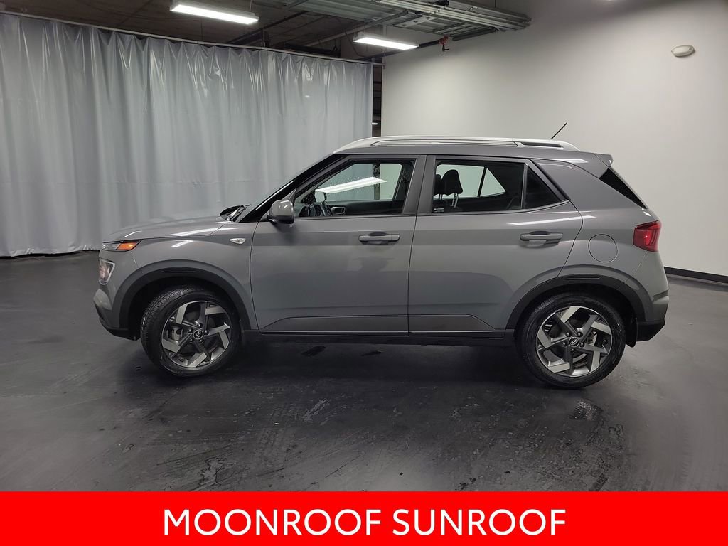 Used 2023 Hyundai Venue SEL image 5