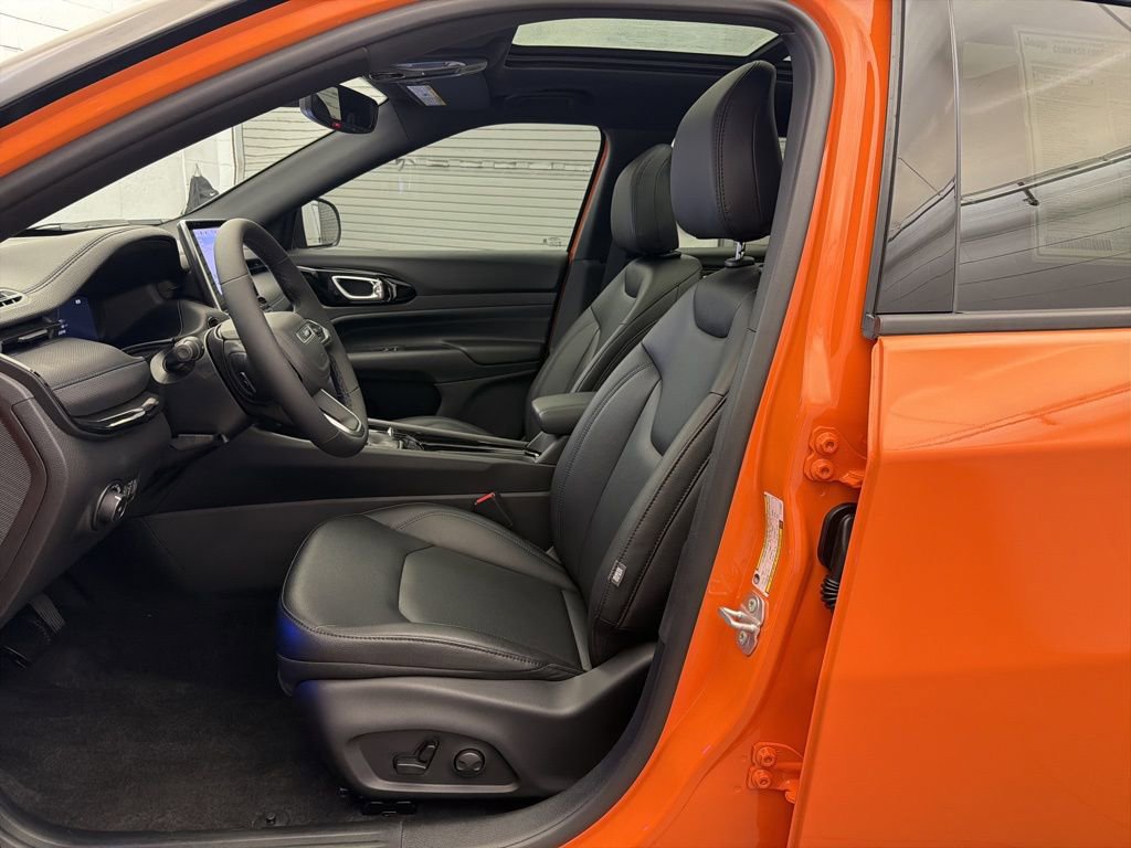 New 2026 Jeep Compass Limited w/ Sun, Sound & Navigation Group AWD/4WD image 16