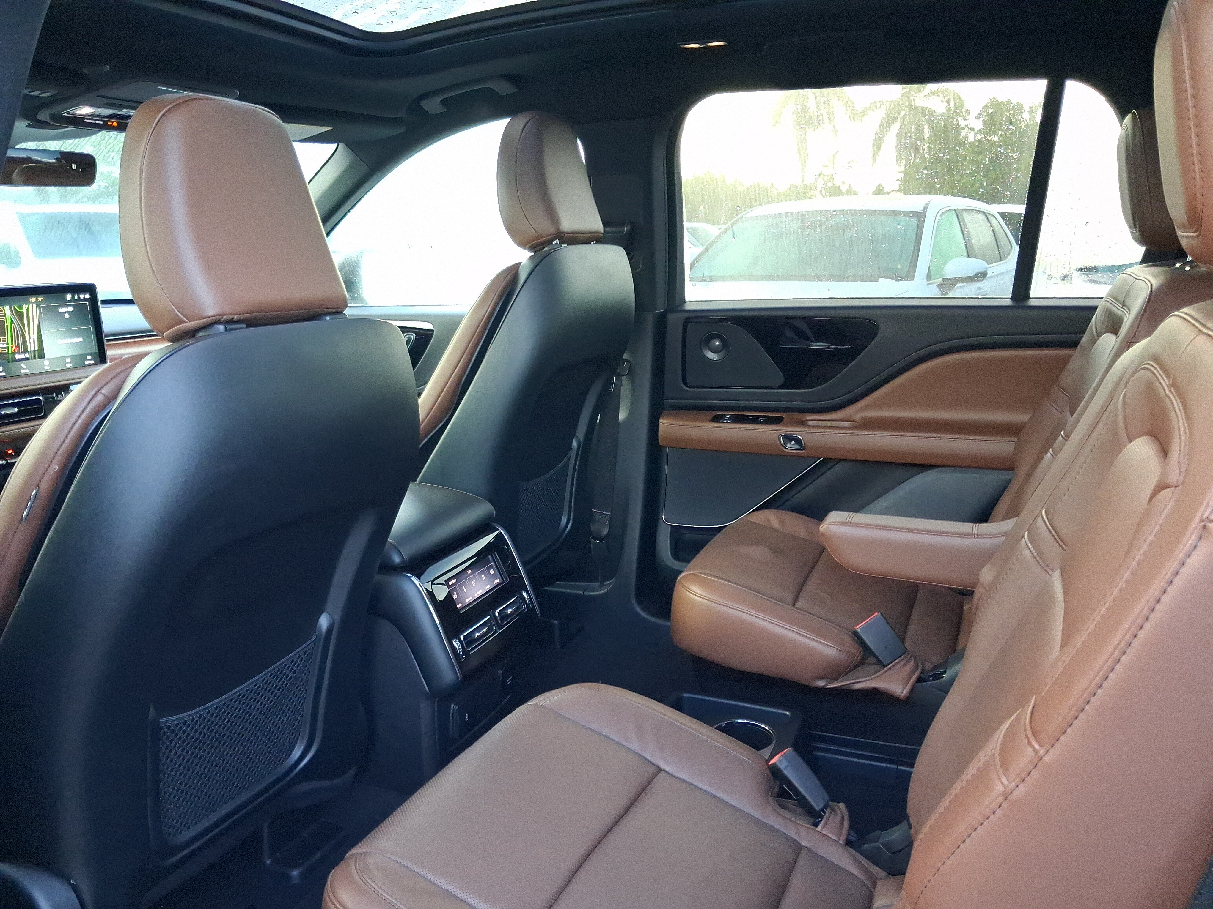 Certified 2024 Lincoln Aviator Reserve w/ Elements Package Plus RWD image 5