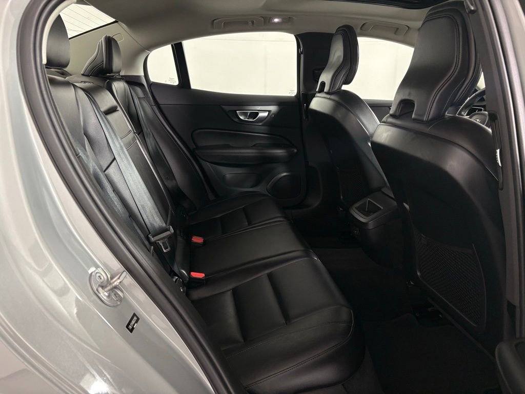 Used 2024 Volvo S60 B5 Core image 37