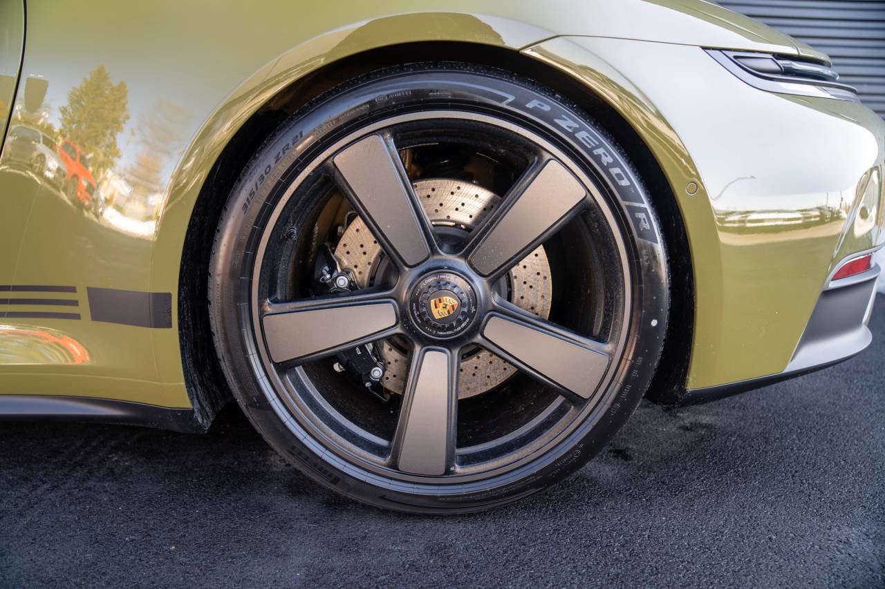 New 2026 Porsche 911 Carrera 4 GTS image 8