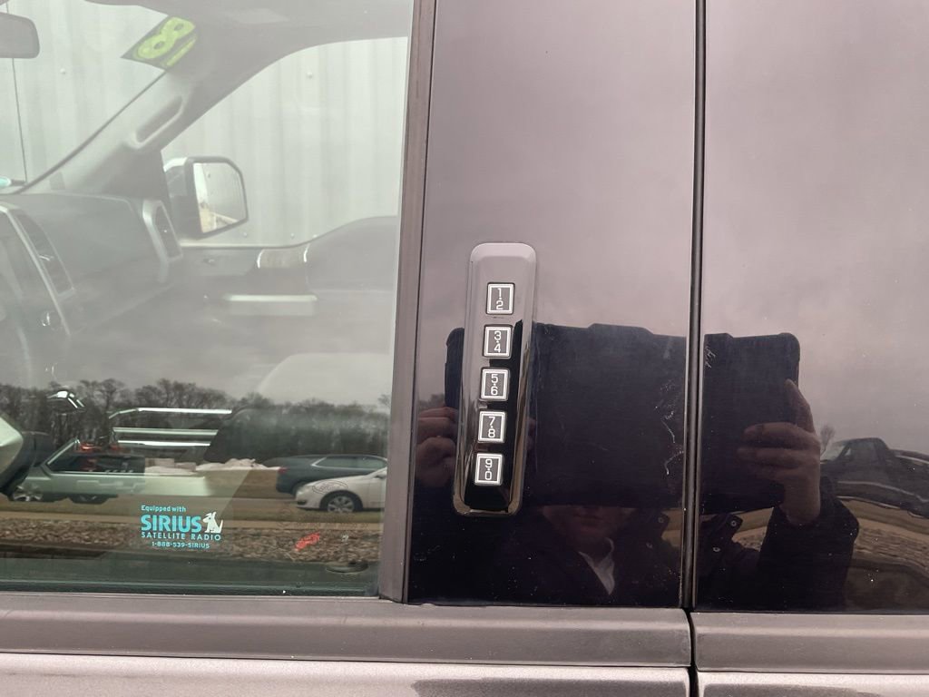 Used 2018 Ford F150 Lariat image 7