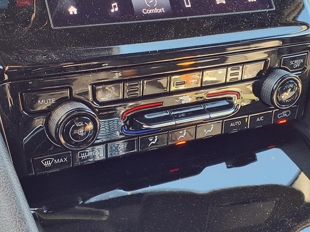 New 2025 Jeep Grand Cherokee L Laredo image 13