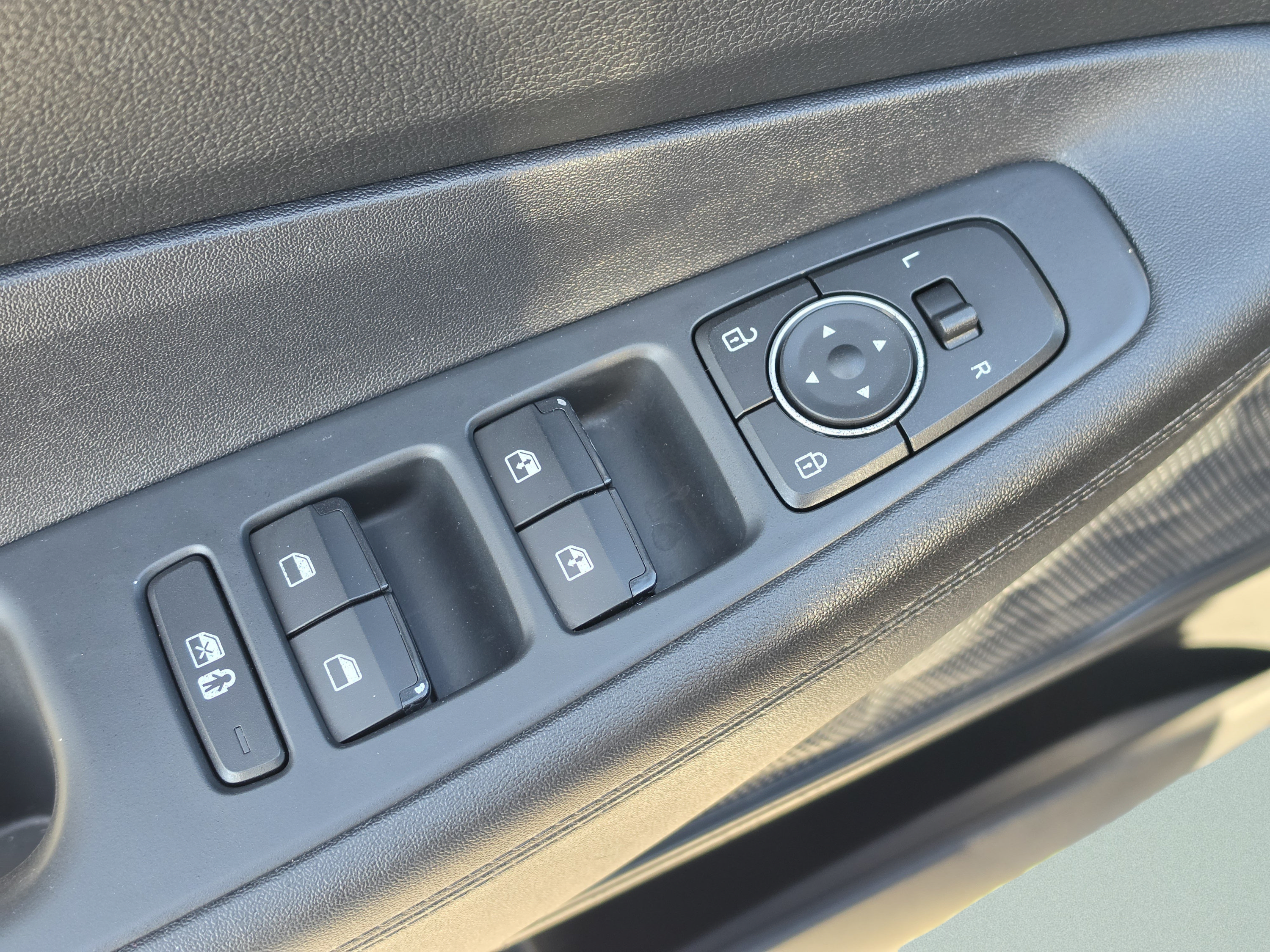 Used 2021 Hyundai Santa Fe SEL w/ Convenience Package FWD image 23