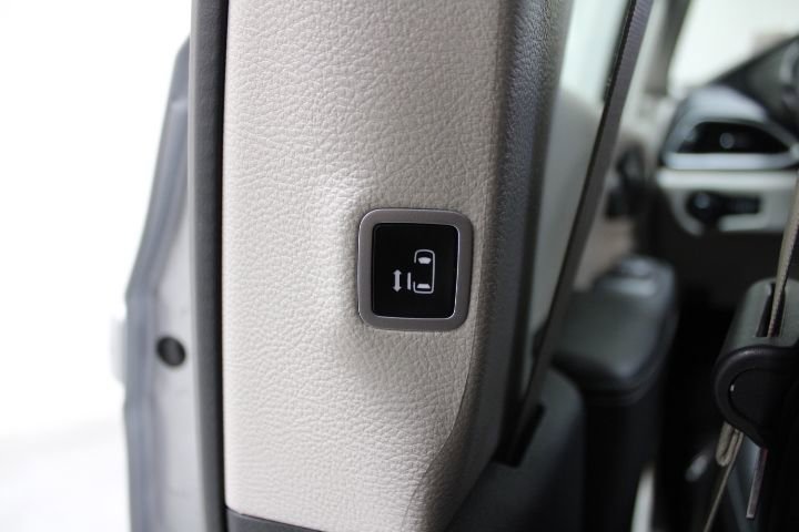 Used 2024 Chrysler Pacifica Touring-L image 51