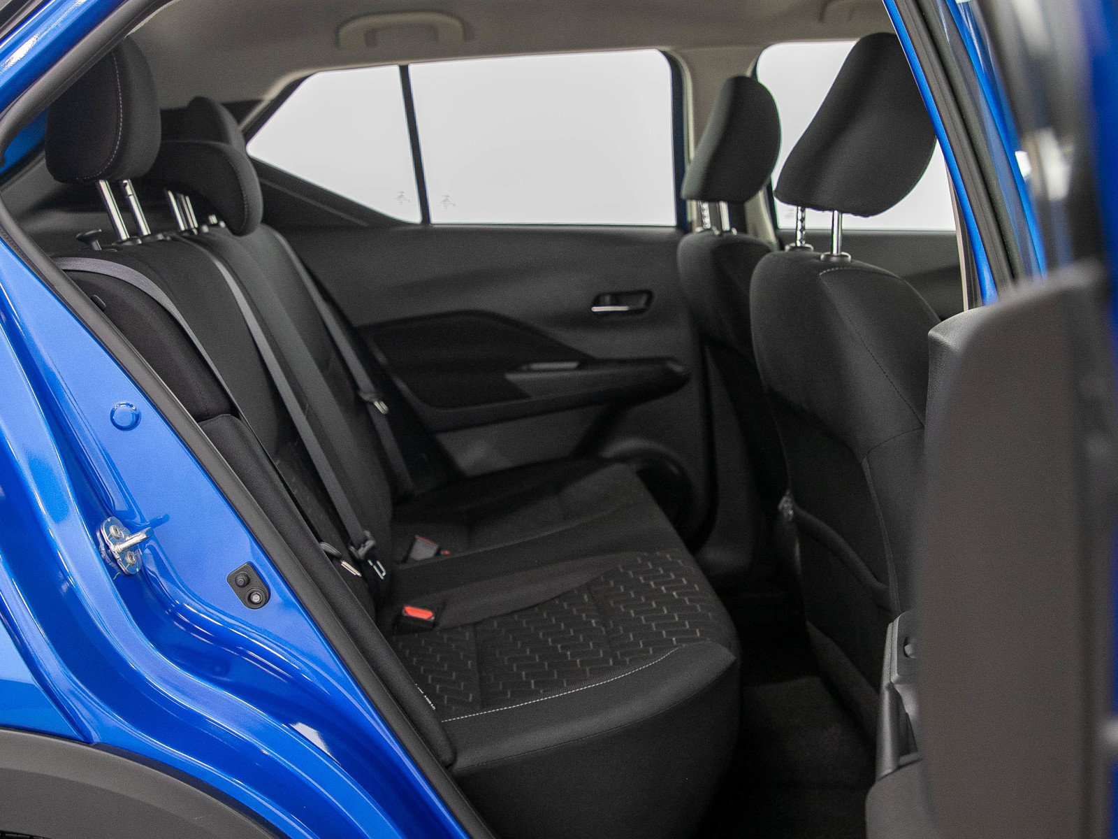 Used 2023 Nissan Kicks SV FWD image 12