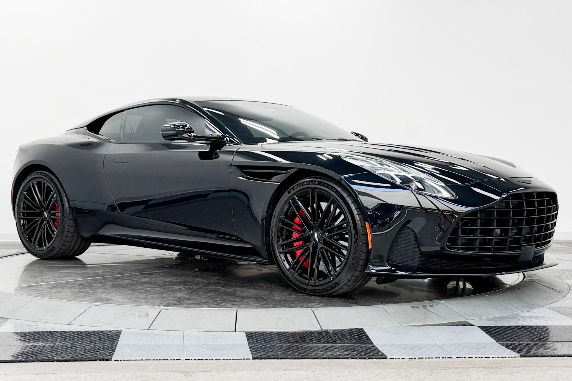 Used 2024 Aston Martin DB12 Coupe RWD image 32
