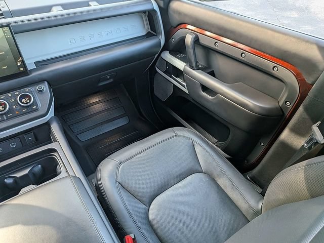 Used 2023 Land Rover Defender 130 SE AWD/4WD image 18