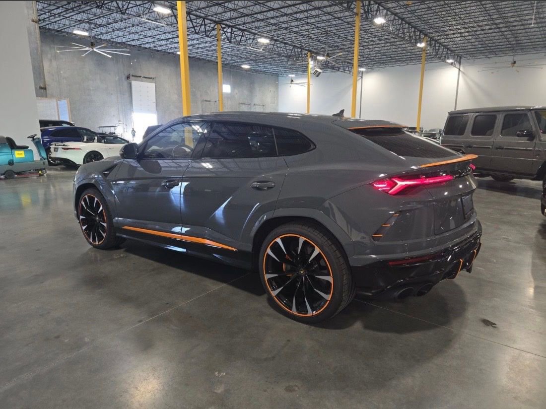 Used 2022 Lamborghini Urus image 3