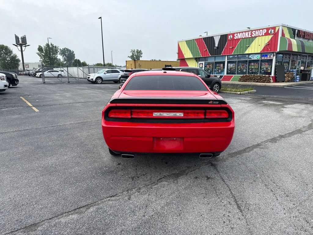 Used 2014 Dodge Challenger R/T RWD image 4