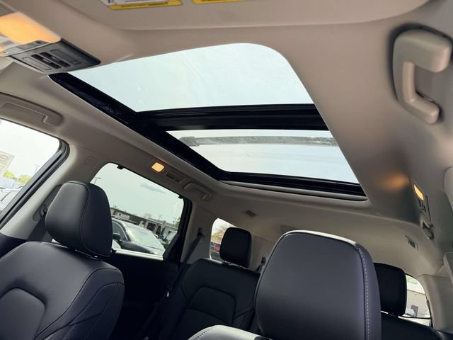 New 2026 Nissan Pathfinder SL w/ SL Premium Package AWD/4WD image 17