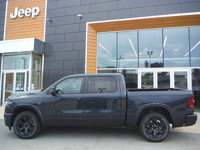 New 2027 RAM 1500 4x4 Crew Cab image 2