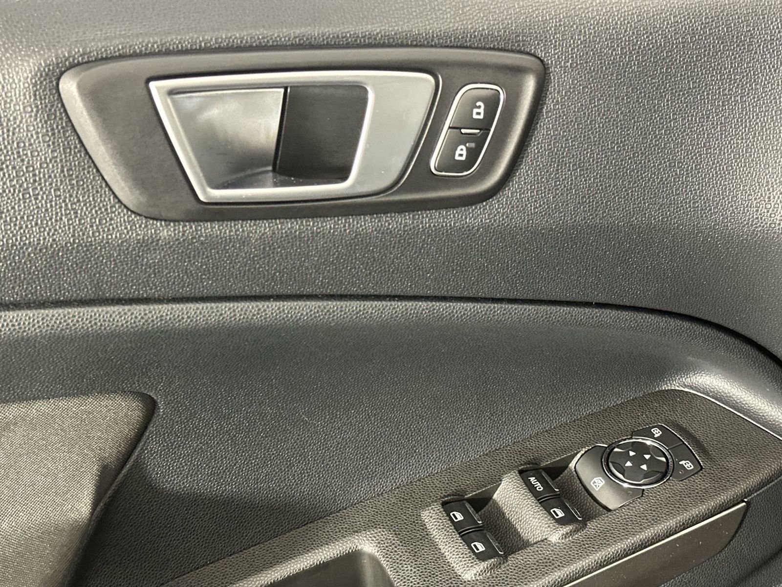 Used 2018 Ford EcoSport SE w/ SE Convenience Package FWD image 13