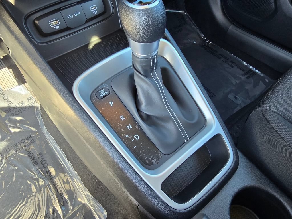 Used 2026 Hyundai Venue SE FWD image 19