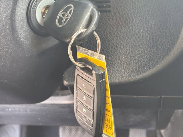 Used 2017 Toyota Corolla LE image 24