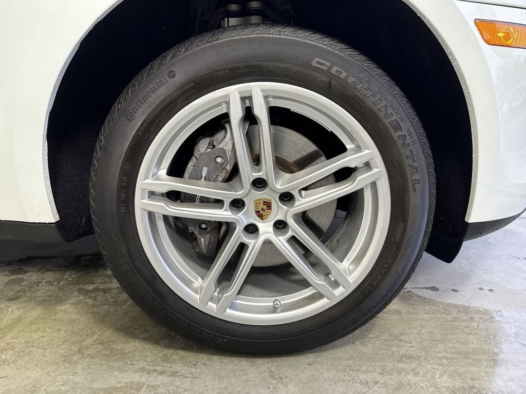 Certified 2023 Porsche Macan Turbo image 15