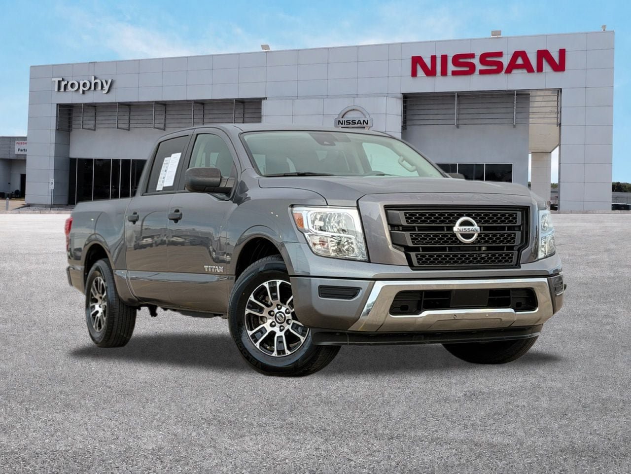 Certified 2022 Nissan Titan SV RWD image 1