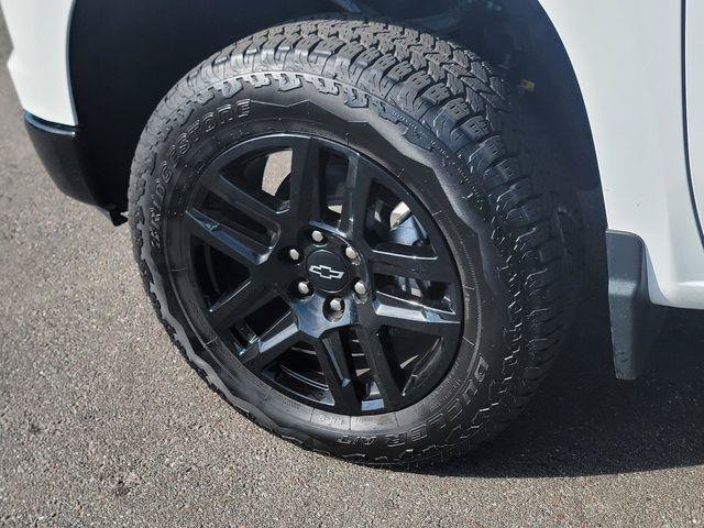 Used 2024 Chevrolet Silverado 1500 Custom Trail Boss w/ Turbomax Blackout Package AWD/4WD image 43