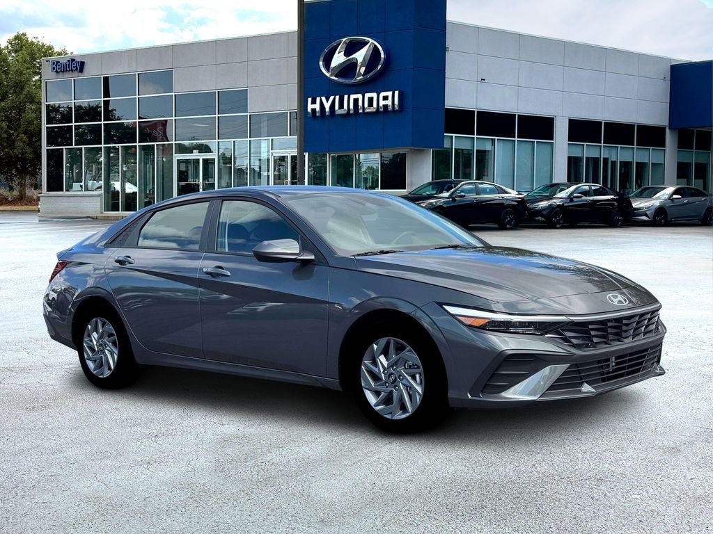 New 2026 Hyundai Elantra Hybrid FWD image 12