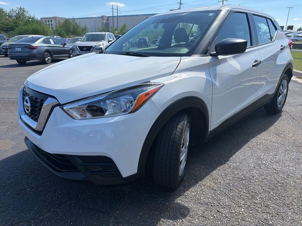 Used 2020 Nissan Kicks S image 7