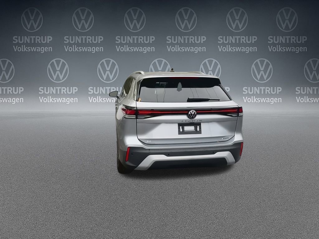 New 2025 Volkswagen Tiguan SE image 17
