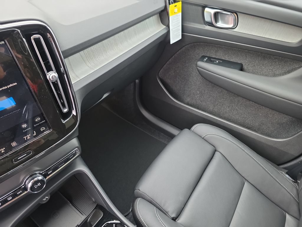 Certified 2026 Volvo XC40 B5 Plus w/ Protection Package Premier AWD/4WD image 18