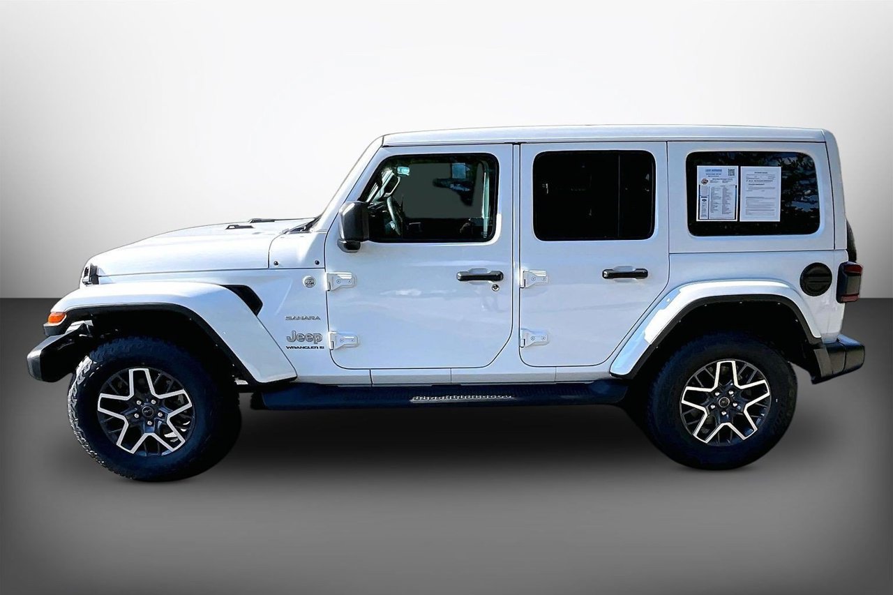 Used 2024 Jeep Wrangler Unlimited Sahara w/ Technology Group AWD/4WD image 5